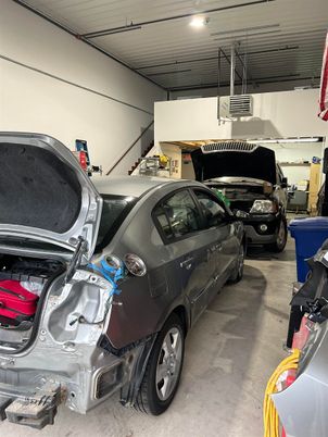 Garage, Interior