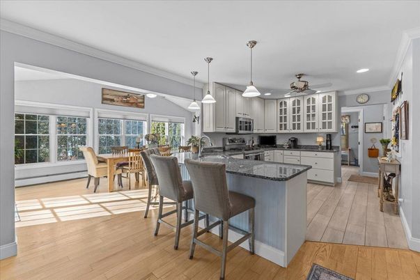 Dining room, Interior, Kitchen, Pendant Lights, Recessed Lighting, Wood Texture Flooring