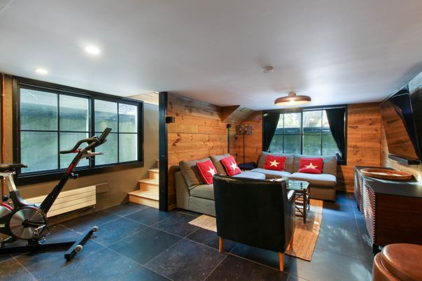 Fitness Equipment, Interior, Living room, Recessed Lighting, Stone Walls, Wooden Walls
