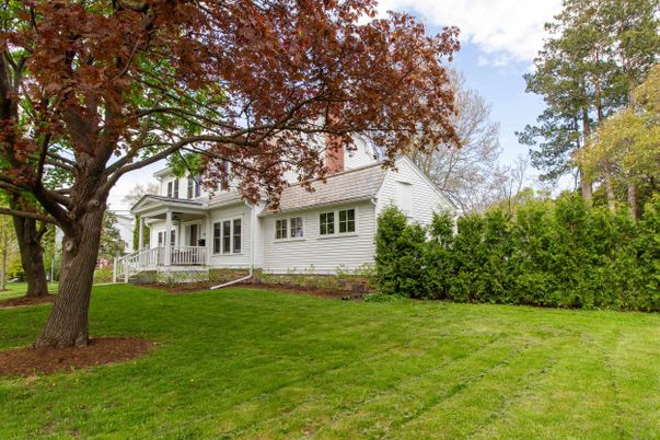 Backyard, Exterior, Facade, Cape Cod