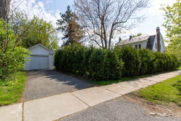 Detached Garage, Exterior