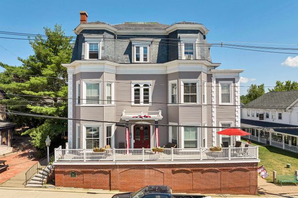 Exterior, Facade, Queen Anne Victorian