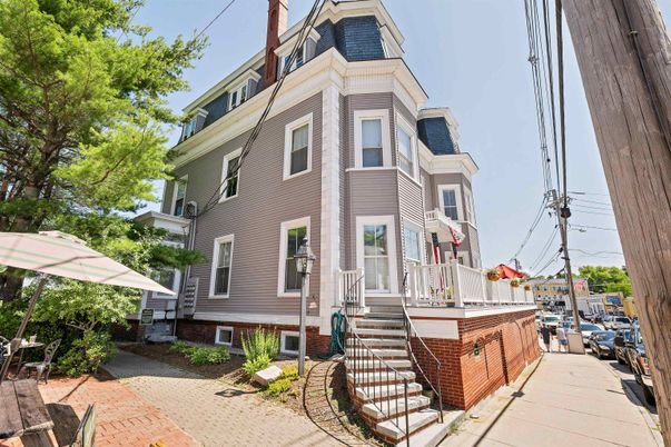 Exterior, Facade, Queen Anne Victorian
