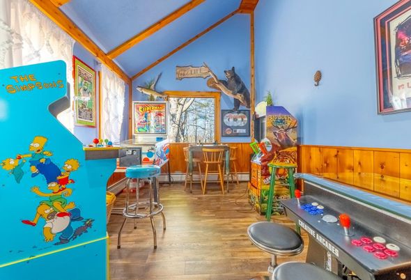 Game Room, Interior, Wood Texture Flooring