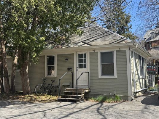 Exterior, Facade, Cape Cod