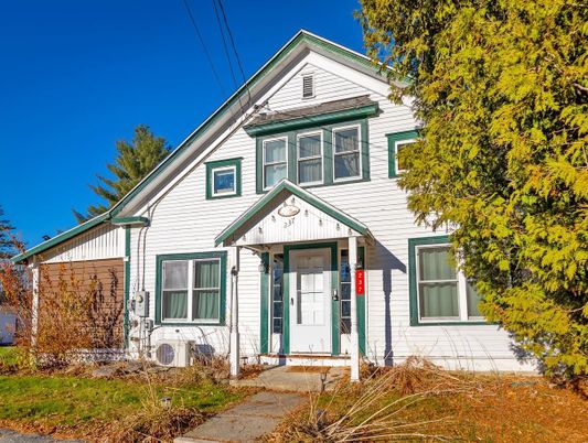Exterior, Facade, Queen Anne Victorian