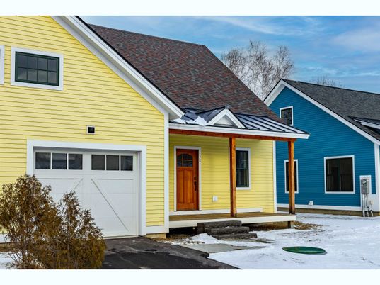 Attached, Exterior, Facade, Farmhouse