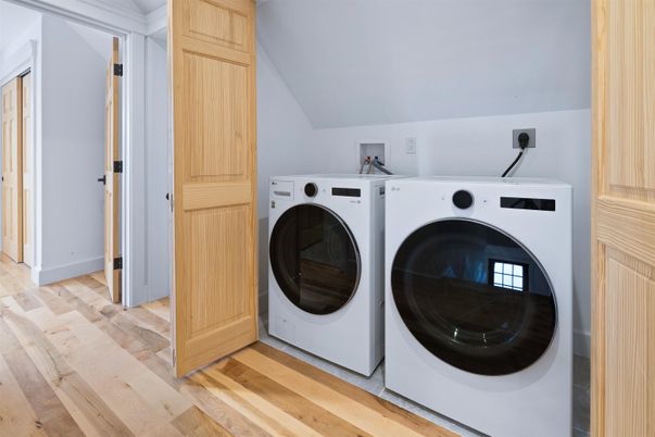 Interior, Utility Closets, Washer, Wood Texture Flooring