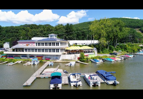 Exterior, Lake