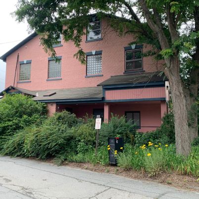Exterior, Facade, Brick Facade, Rowhouse