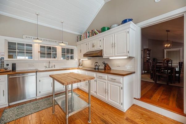 Dining room, Interior, Kitchen, Pendant Lights, Stainless Steel Appliances, Wood Texture Flooring