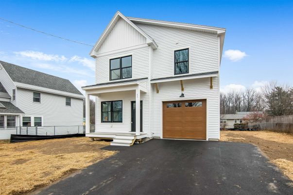 Attached, Exterior, Facade, Farmhouse