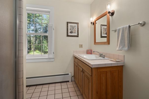 Bathroom, Interior, Tile Countertops