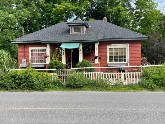 Exterior, Facade, Cape Cod