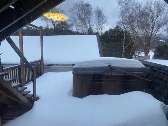 Exterior, Hot Tub, Lake