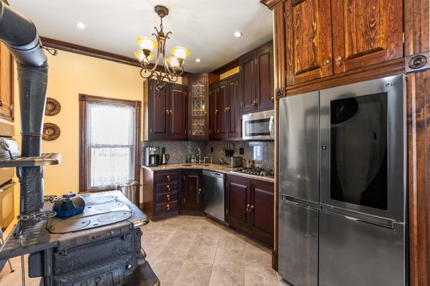 Chandelier, Interior, Kitchen, Recessed Lighting, Stainless Steel Appliances