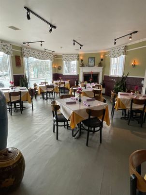 Dining room, Fireplace, Interior