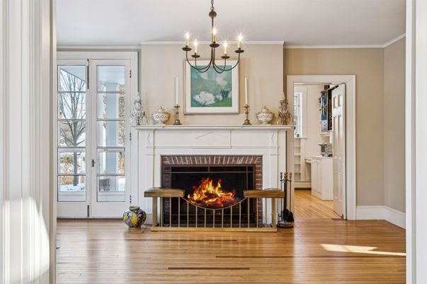 Chandelier, Fireplace, Interior, Wood Texture Flooring