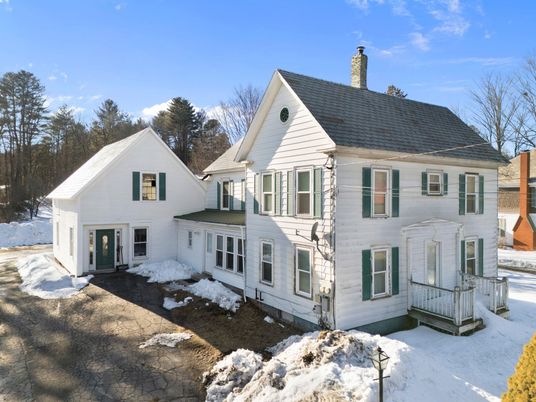 Exterior, Facade, Farmhouse