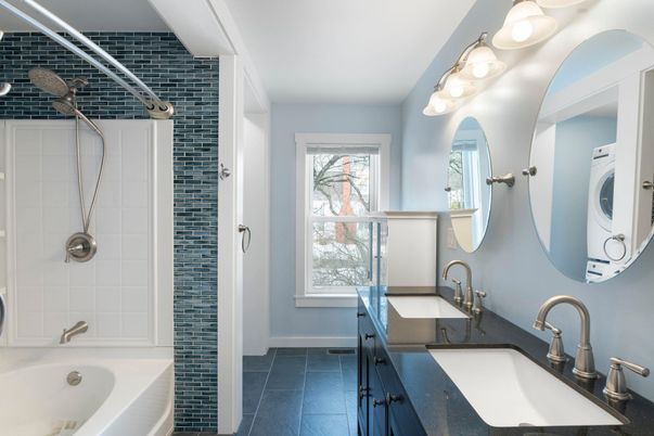 Bathroom, Dual Sink Vanities, Interior