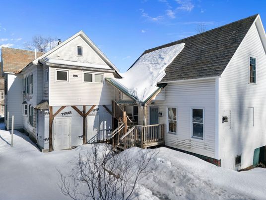 Attached, Exterior, Facade, Farmhouse