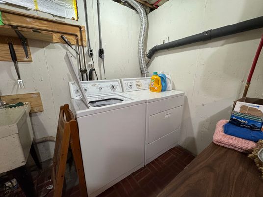 Interior, Washer, Wood Texture Flooring