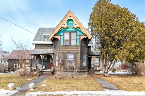 Exterior, Facade, Queen Anne Victorian