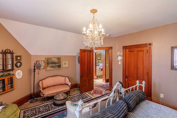 Chandelier, Interior, Living room