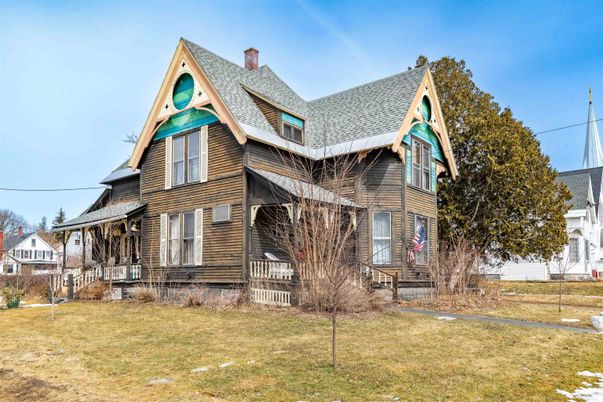 Exterior, Facade, Queen Anne Victorian