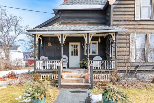 Exterior, Facade, Queen Anne Victorian
