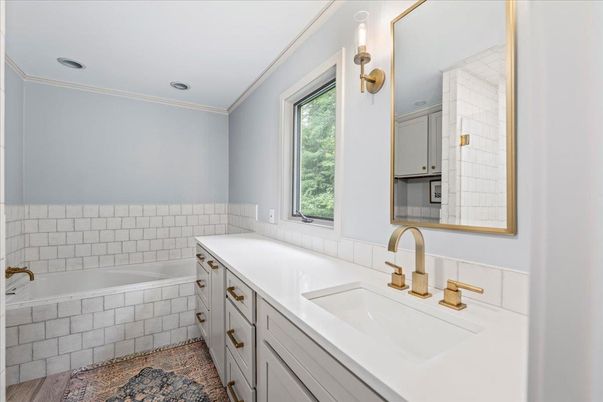 Bathroom, Dual Sink Vanities, Interior, Recessed Lighting