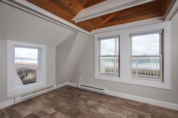 Empty room, Interior, Wooden Beams, Wooden Ceilings, Wood Texture Flooring