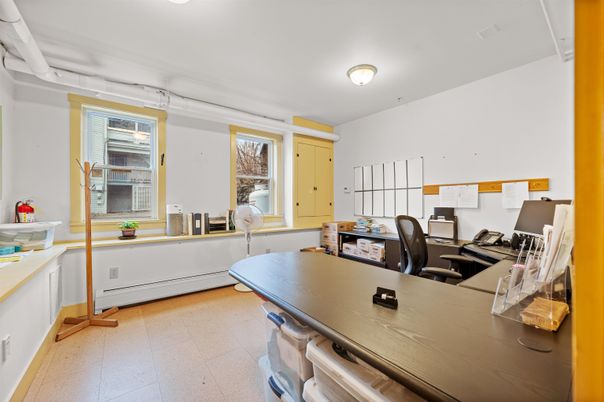 Home Office, Interior