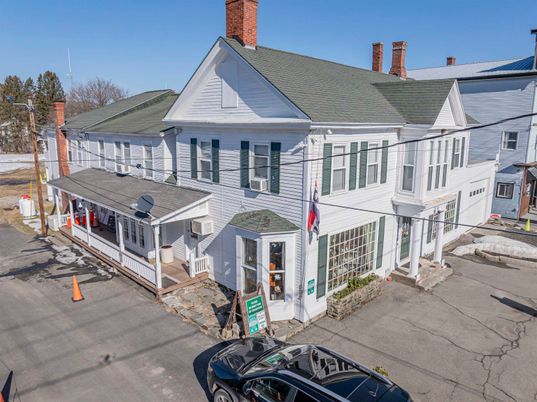 Exterior, Facade, Queen Anne Victorian