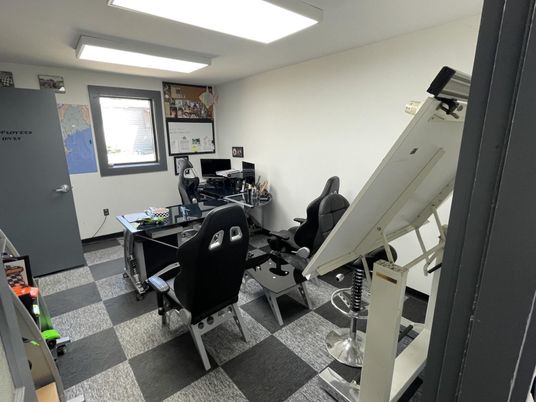 Home Office, Interior