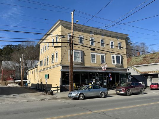 Exterior, Facade, Rowhouse