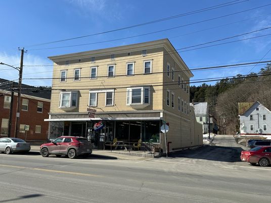Exterior, Facade, Rowhouse