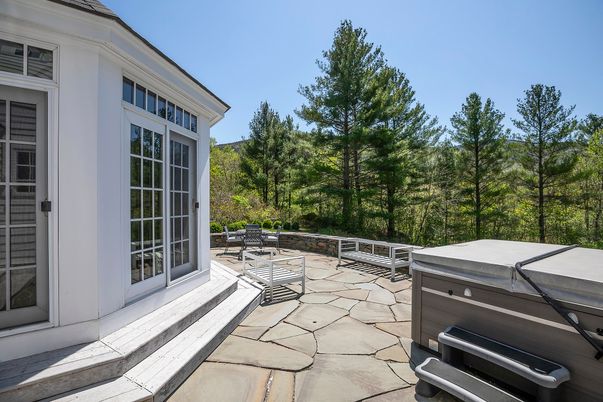 Exterior, Hot Tub