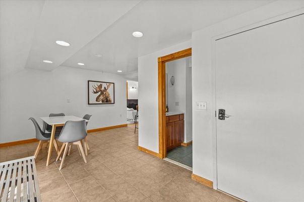 Dining room, Interior, Recessed Lighting