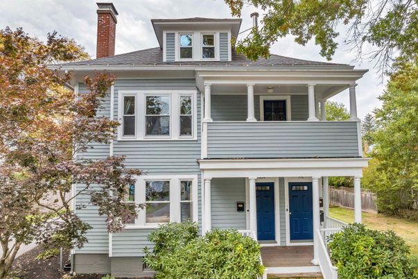 Exterior, Facade, American Foursquare