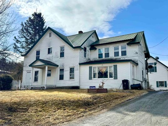 Exterior, Facade, Farmhouse