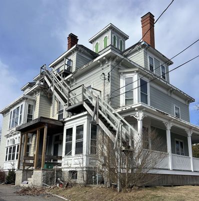 Exterior, Facade, American Foursquare