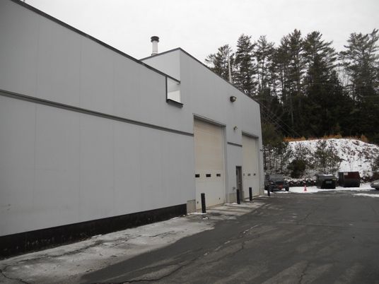 Attached, Exterior, Facade, None
