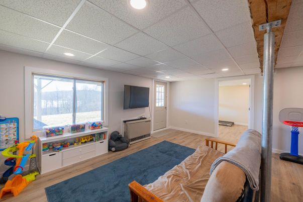 Interior, Recessed Lighting, Wood Texture Flooring