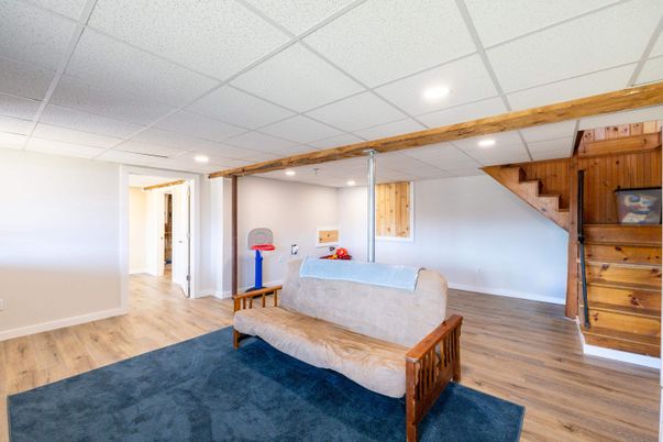 Interior, Recessed Lighting, Wood Texture Flooring
