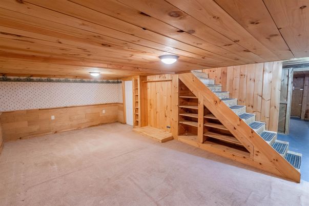 Empty room, Interior, Wooden Ceilings, Wooden Walls