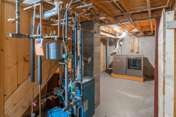 Interior, Washer, Wooden Beams