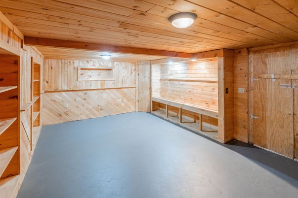Empty room, Interior, Wooden Ceilings, Wooden Walls