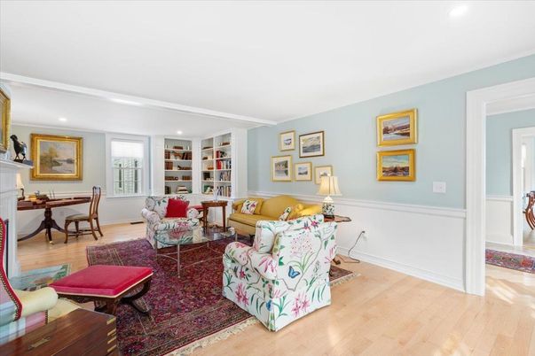 Dining room, Interior, Living room, Recessed Lighting, Wood Texture Flooring
