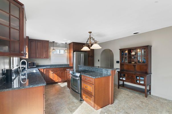 Interior, Kitchen, Pendant Lights, Stainless Steel Appliances